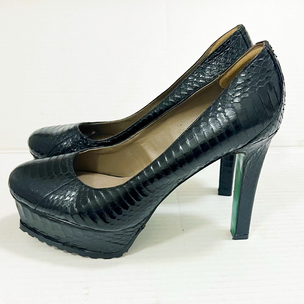New LISA FOR DONALD J PLINER RAZ SNAKESKIN LUG HEELS SIZE 8/5 M